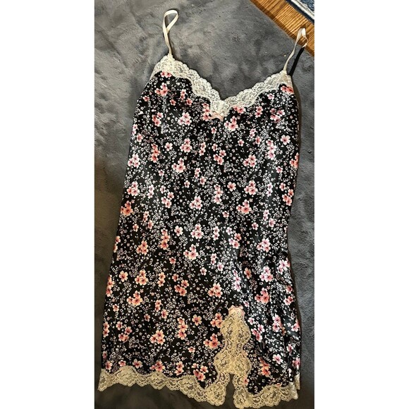 Victoria’s Secret slipdress/teddyNWOT - Picture 1 of 3